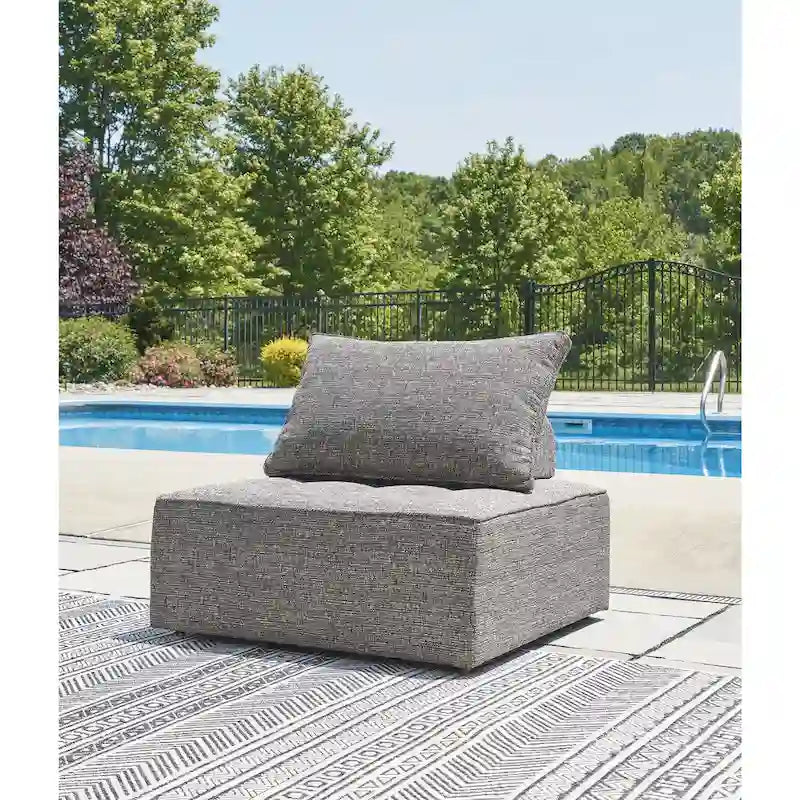 Signature Design by Ashley Bree Zee Gray Sectionnel d'extérieur 8 pièces - 152 L x 152 P x 35 H