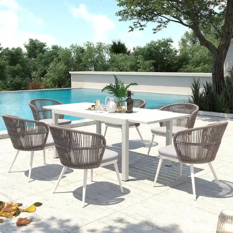 Chaises et table extensible pour salle à manger d'extérieur