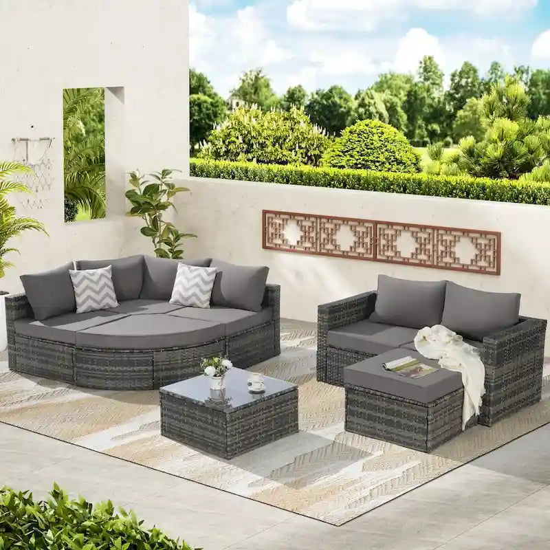 Canapé de jardin pour la détente et le divertissement au bord de la piscine