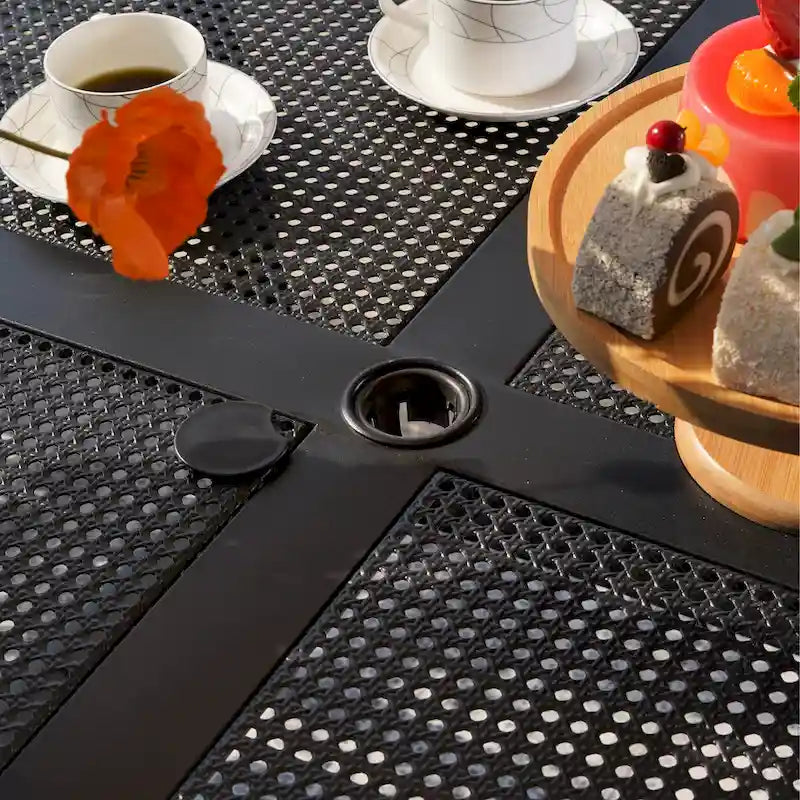 MFSTUDIO Ensemble de salle à manger de patio 5 pièces, 4 chaises pivotantes en tissu et table carrée en métal multi-usages de 94 cm avec trou pour parasol de 4 cm