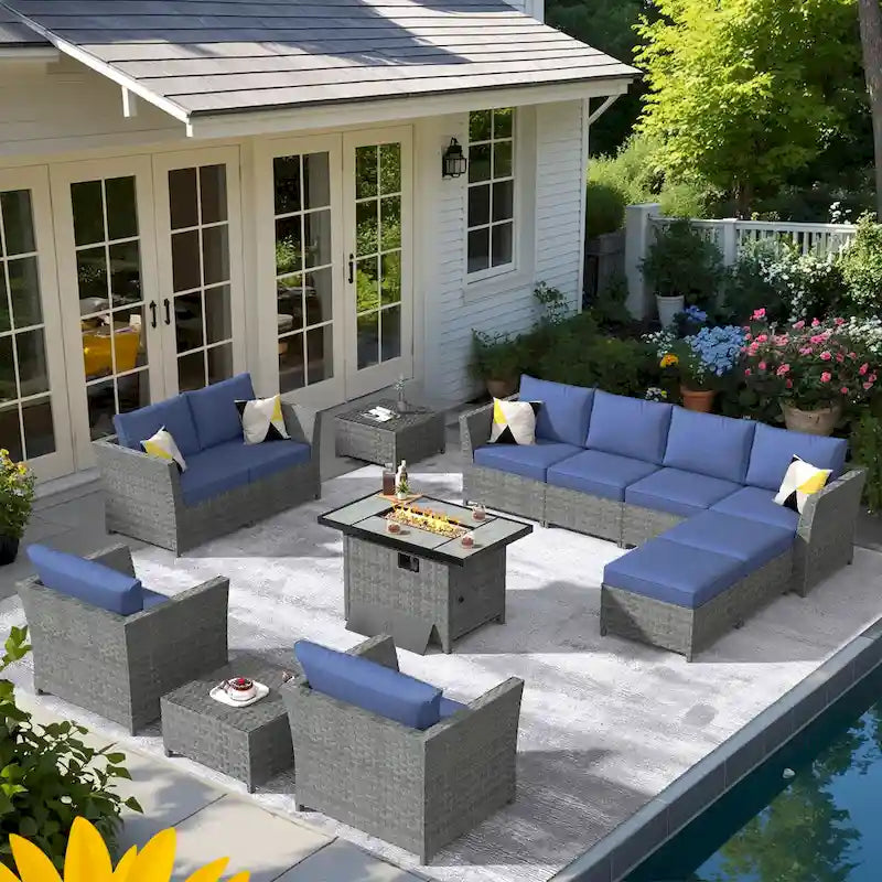 Ensemble de meubles de patio 13 pièces XIZZI avec foyer extérieur en osier