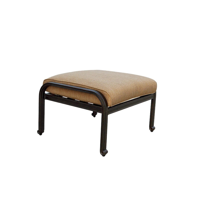 Ensemble de conversation d'extérieur Nassau 6 pièces avec brasero au propane, coussins, table d'appoint ronde de 24 po et table basse ovale de 31 x 46 po