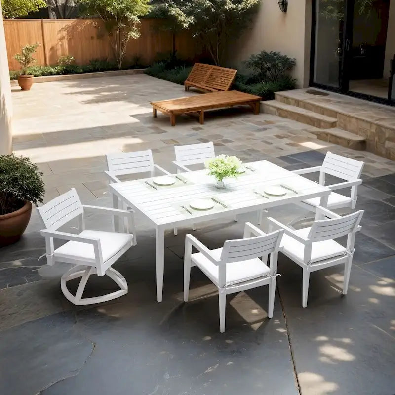 Ensemble de salle à manger moderne 7 pièces en aluminium, comprenant 4 chaises de salle à manger et 2 fauteuils pivotants à bascule, blanc mat et gris.