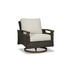 Table de foyer extérieur Signature Design by Ashley Paradise Trail marron/beige avec 4 chaises longues pivotantes Nuvella